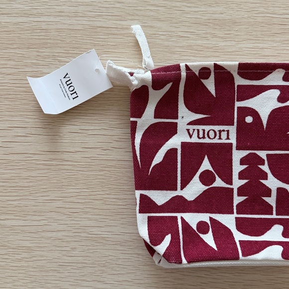 Vuori Limited Edition Graphic Cosmetic Bag - Picture 3 of 6